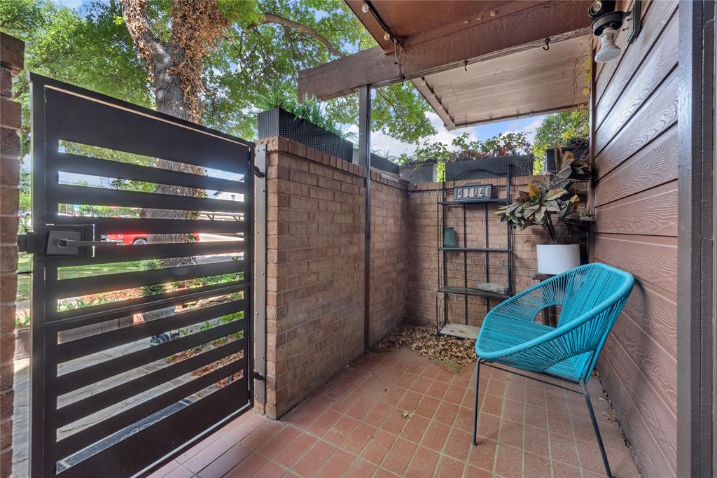 Oak Creek Condo - Residential