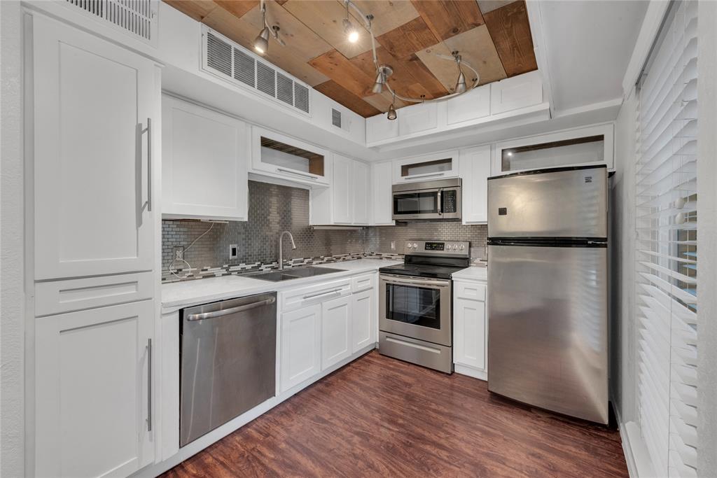 Oak Creek Condo - Residential