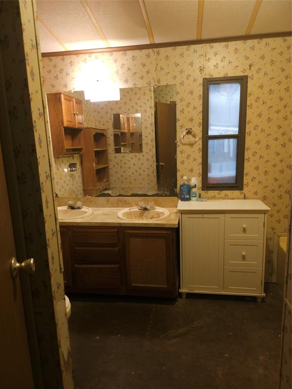 Lk Whitney Shop Ctr - Residential