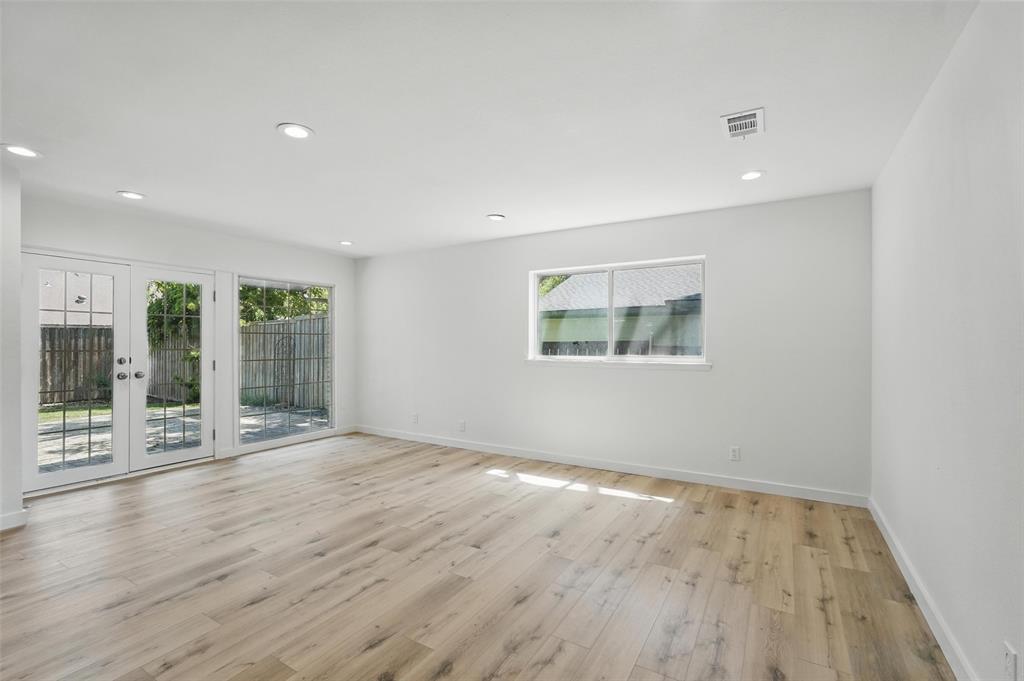 810 Greenhaven Drive