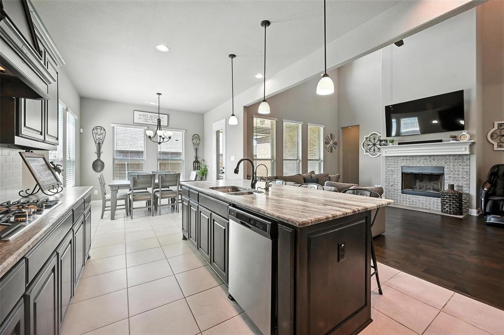 2525 Wallingford Drive