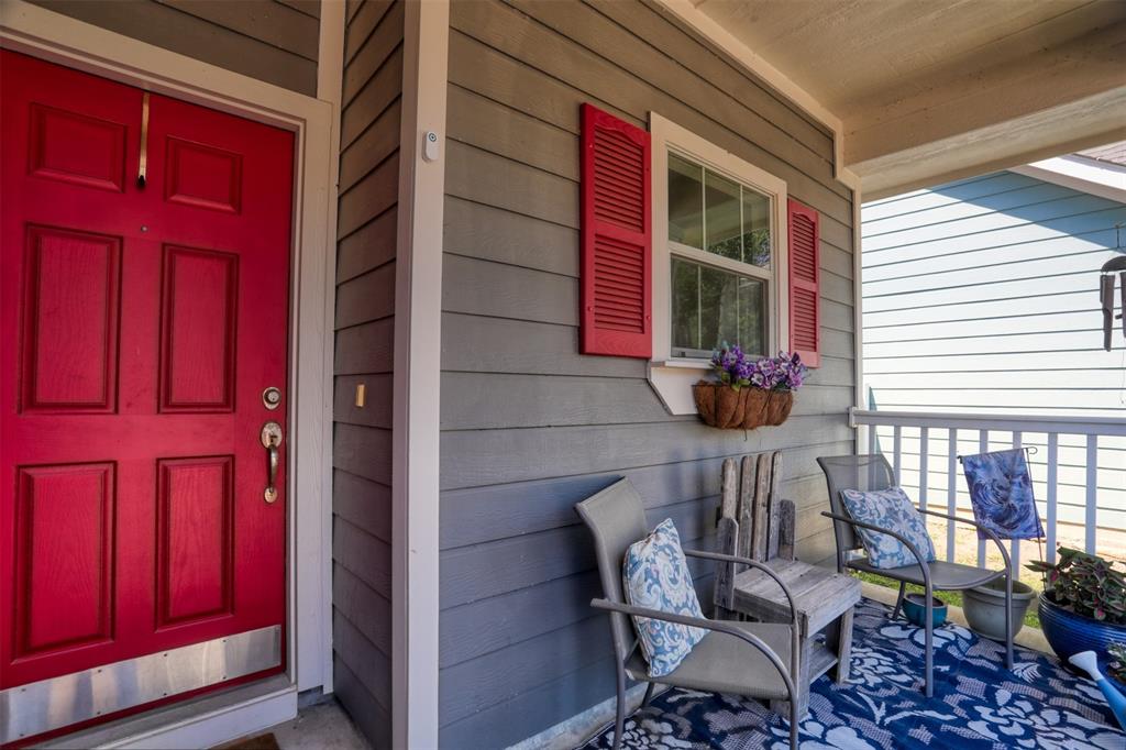 1128 Oakcrest Drive