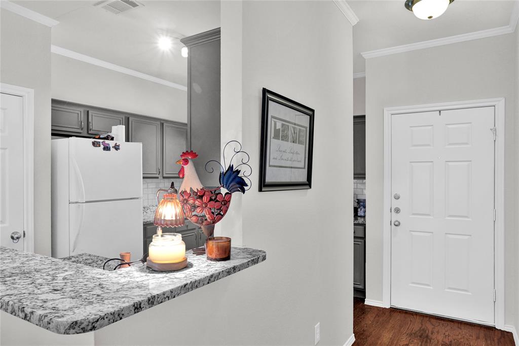 1128 Oakcrest Drive