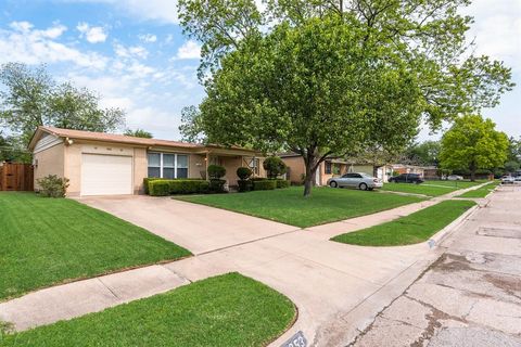 Photo of 10853 Sharondale Lane, Dallas, TX 75228 (MLS # 21240377)