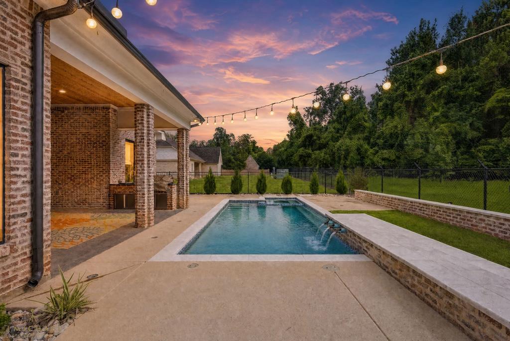 343 Crossfield Court