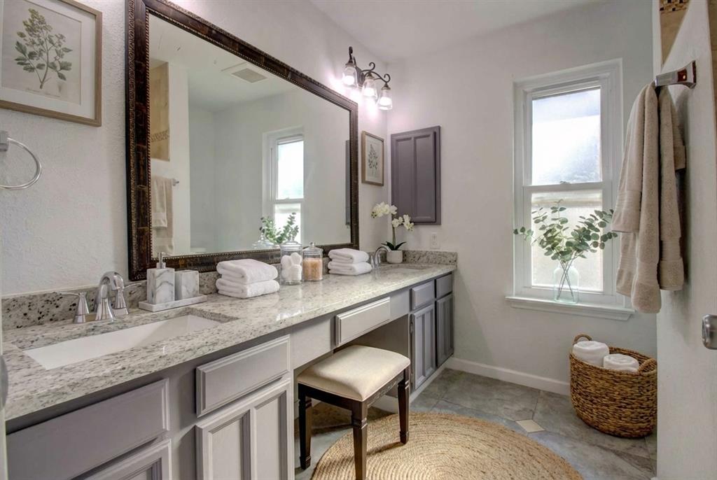 Oak Hollow Grand Prairie - Residential