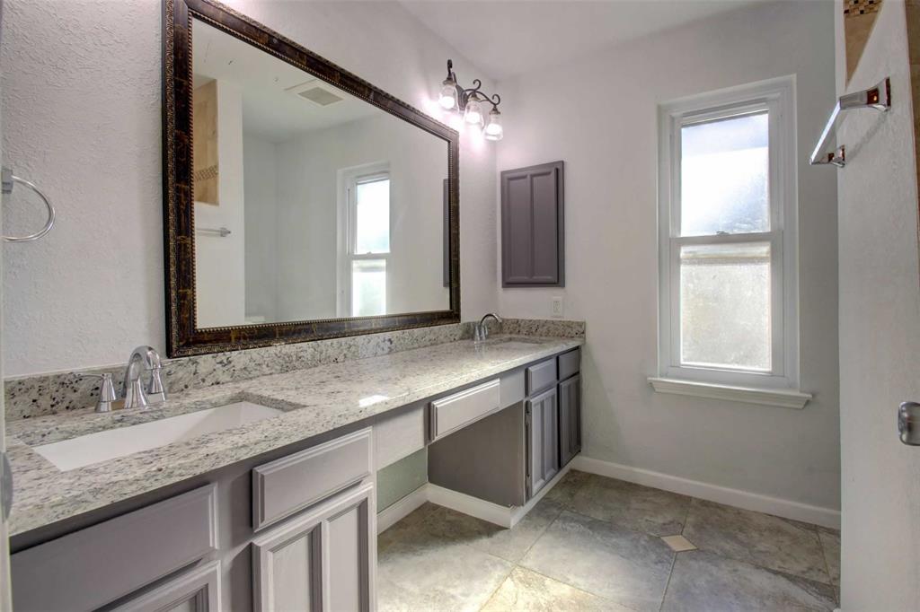 Oak Hollow Grand Prairie - Residential