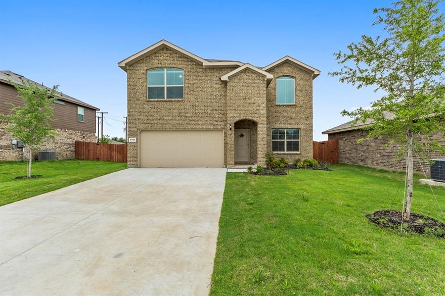 This spacious 2-story culdesac house is in a great neighborhood with proximity to major highways and very best in entertainment that Fort Worth and Arlington has to offer. The house has been meticulously furnished. Comes with 2 living areas, 3 large bedrooms, fully equipped kitchen, 3 TVs, highspeed Internet, work spaceOffice, game room, pool table, Air Hockey, Washer and Dryer, Treadmill. The backyard comes with a grill and picnic table.
Amenities are included. Shorter term lease available.