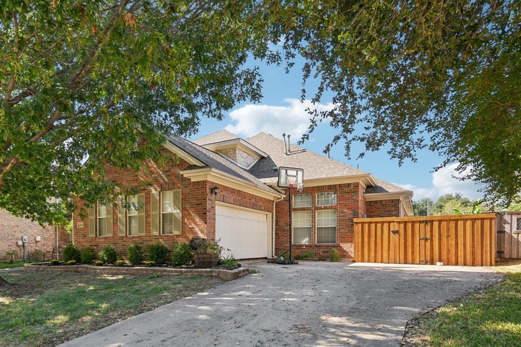 4405 Meadowcove Drive