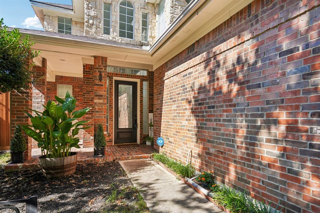 4405 Meadowcove Drive
