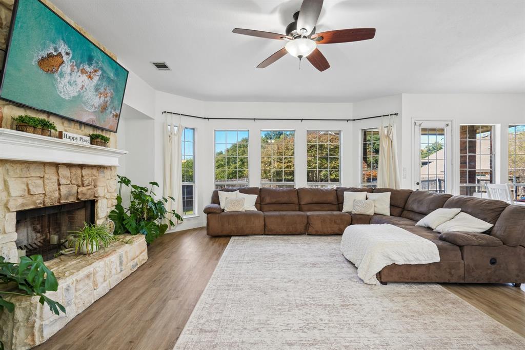 4405 Meadowcove Drive