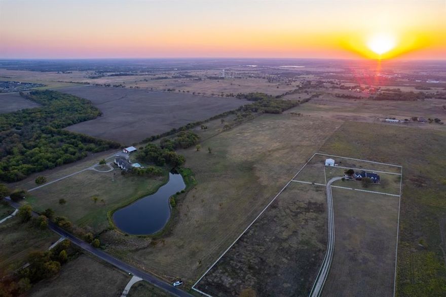 Beautiful country property offering approximately 31.8 acres in highly sought Gunter surrounded by Estate Properties.  Just outside the city limits in the Gunter ETJ.   Very pretty tract with minimal topo perfect for an estate lot or a multi-lot development.  Existing 12 inch Water line on property side of JC Maples and Electricity overhead at the road.