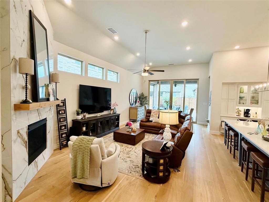 1404 Buttercup Avenue