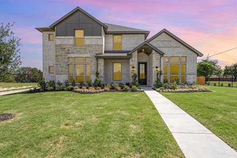 1900 Barrix Lane DeSoto TX 75115