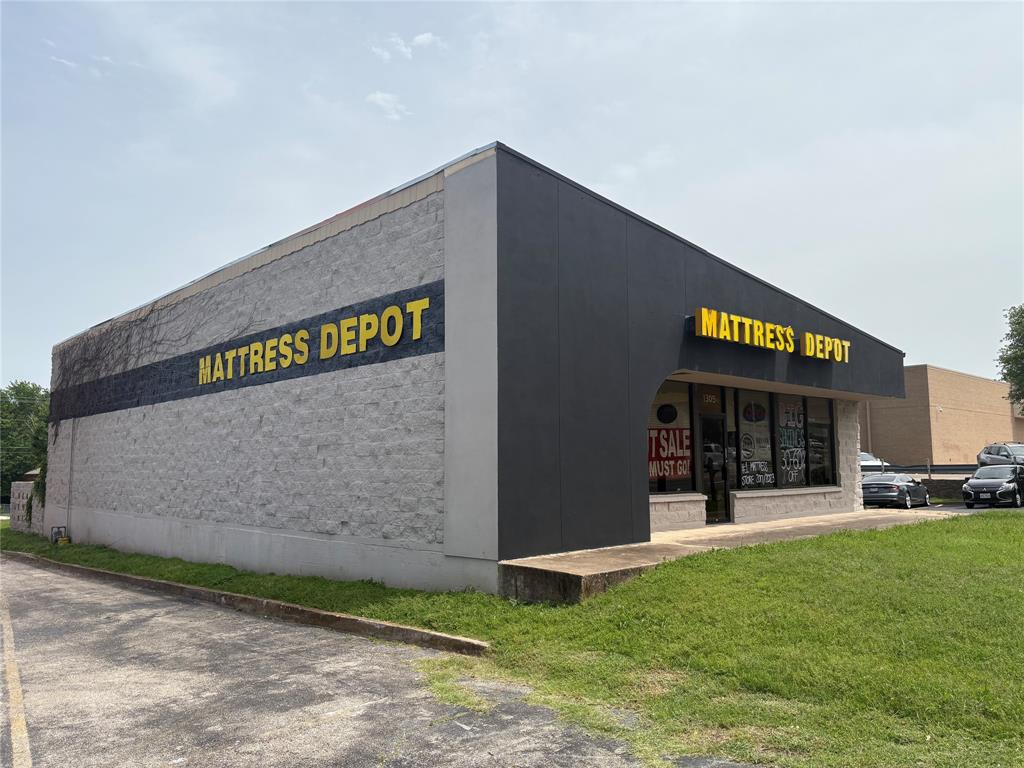 1305 S Main Street
