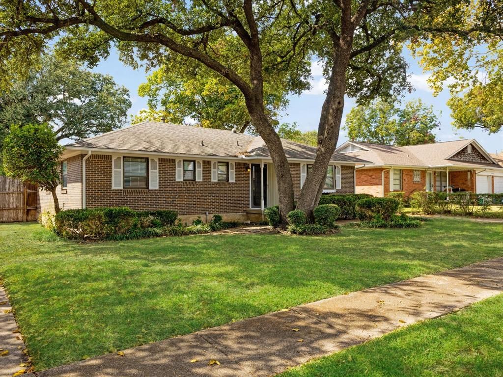 Photo of 4519 Marigold Trail, Mesquite, TX 75150 (MLS # 21090269)