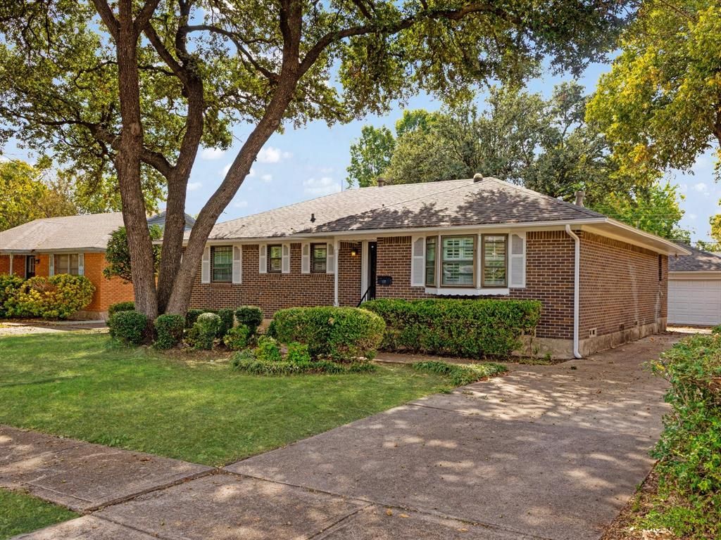 Photo of 4519 Marigold Trail, Mesquite, TX 75150 (MLS # 21090269)