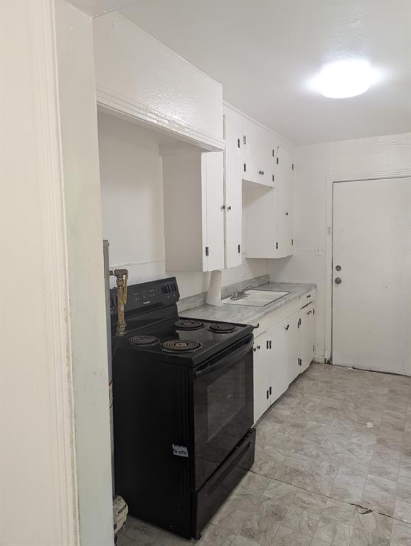 744 W 73rd Street