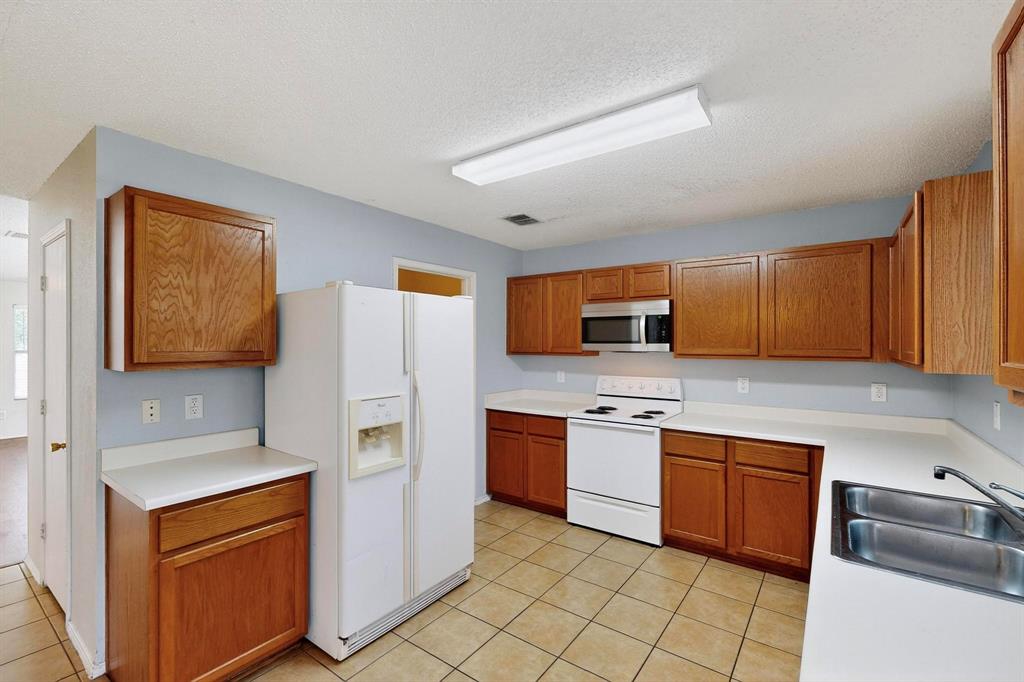 Villages Woodlake Ph 04b - Residential Lease