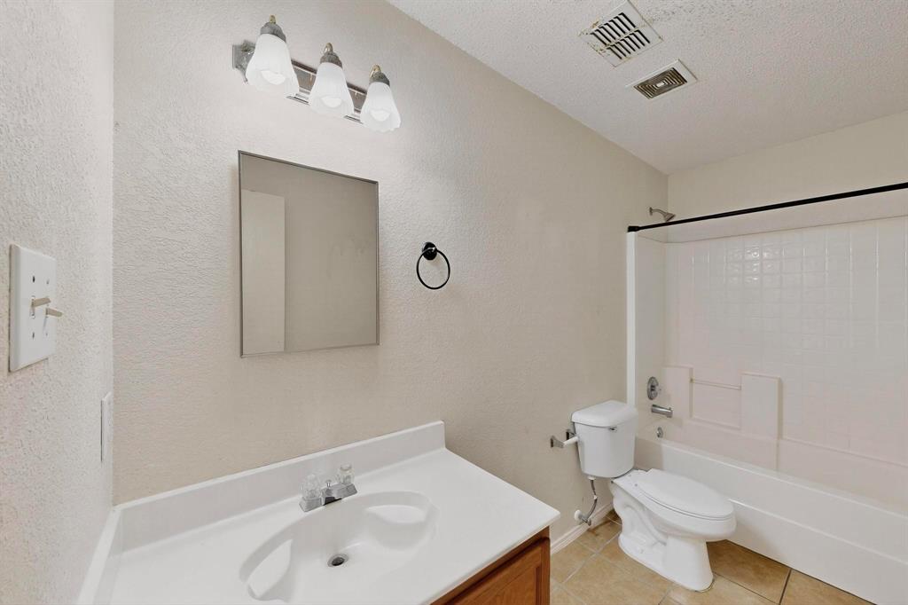 Villages Woodlake Ph 04b - Residential Lease