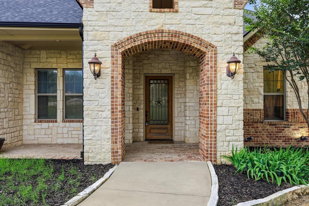1040 Lighthouse Court