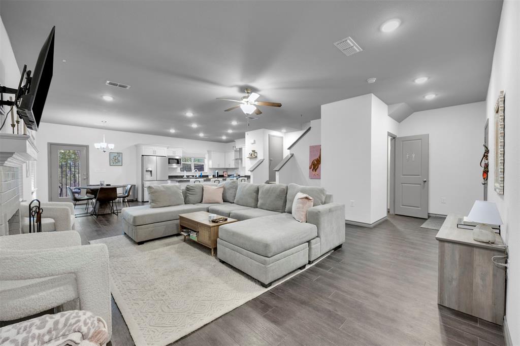 8705 Tudor Place