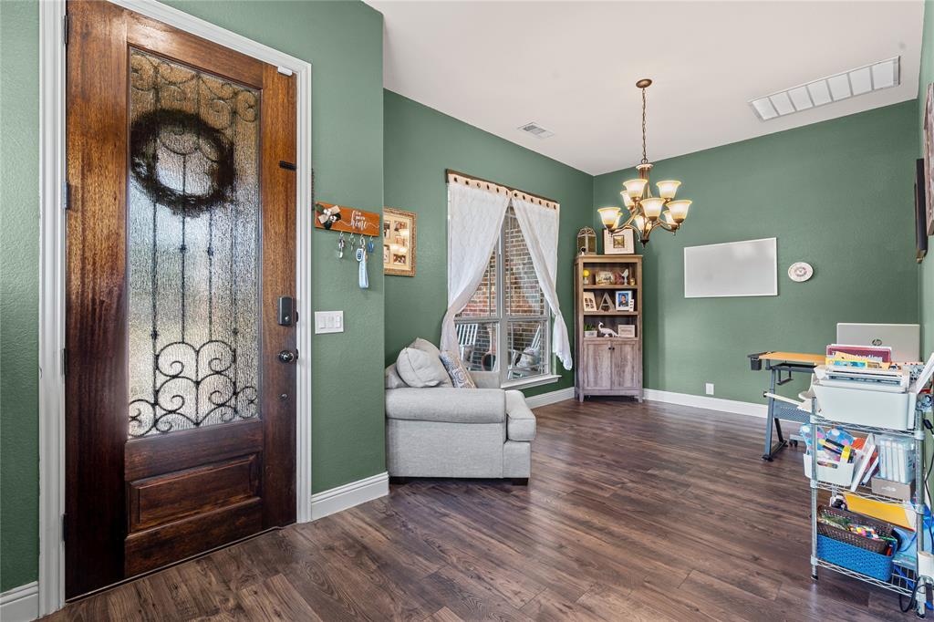 1033 Rustic Oak Way