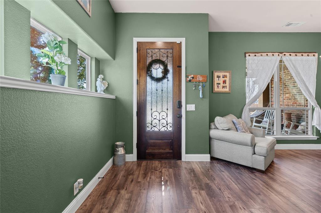 1033 Rustic Oak Way