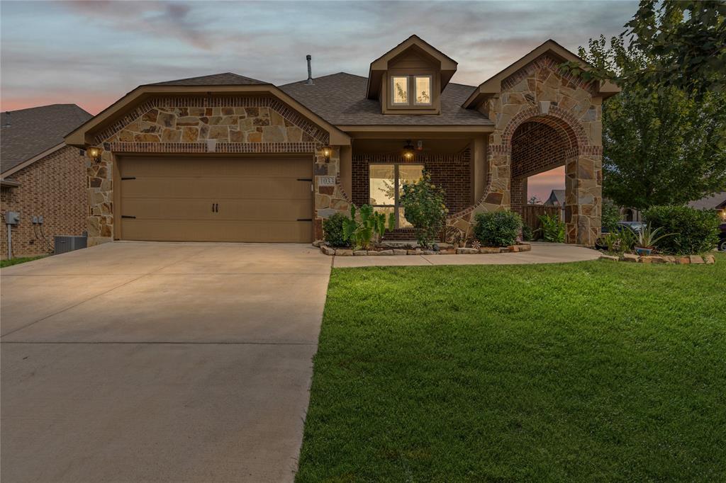 1033 Rustic Oak Way