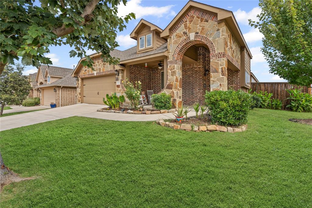 1033 Rustic Oak Way