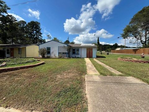 Photo of 651 Sunnybrook Street, Lone Star, TX 75668 (MLS # 21092456)