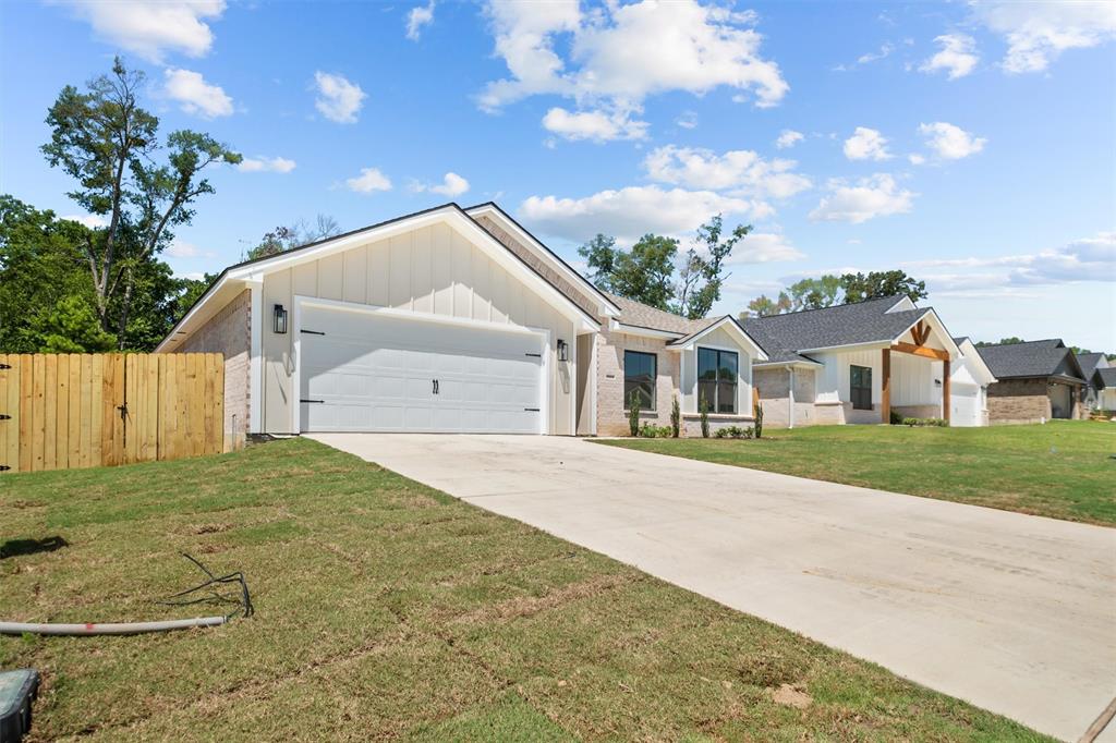 16310 Crossing Circle