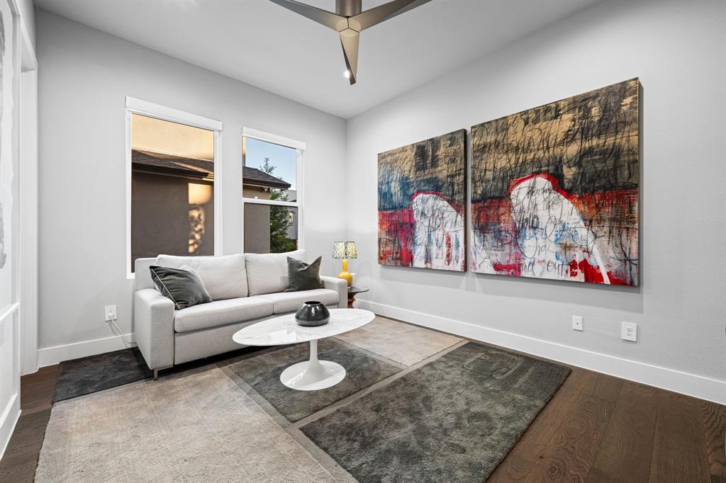 Thirty One Dallas Square #2 - Residential