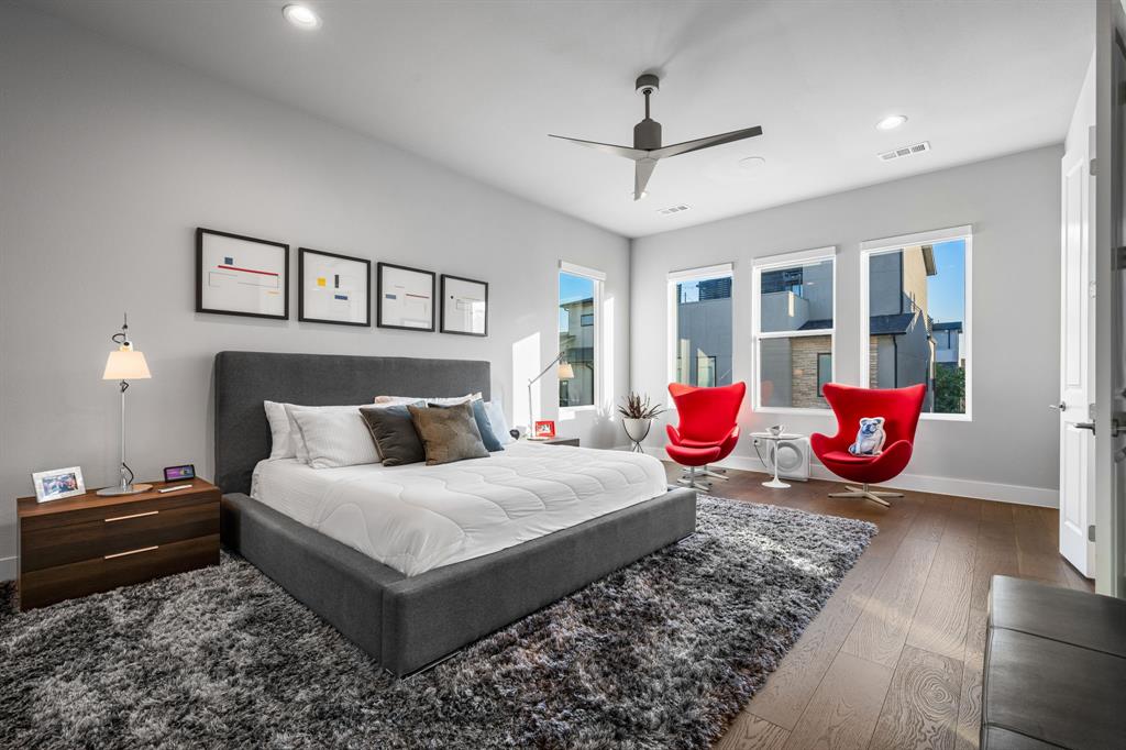 Thirty One Dallas Square #2 - Residential