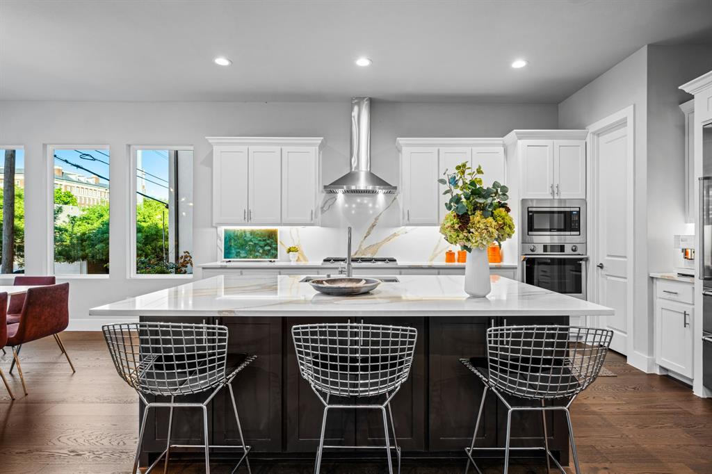 Thirty One Dallas Square #2 - Residential