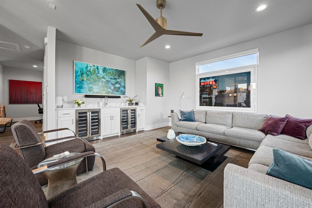 Thirty One Dallas Square #2 - Residential