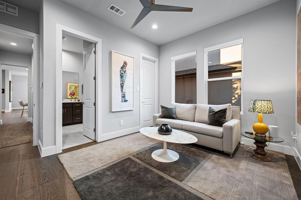 Thirty One Dallas Square #2 - Residential