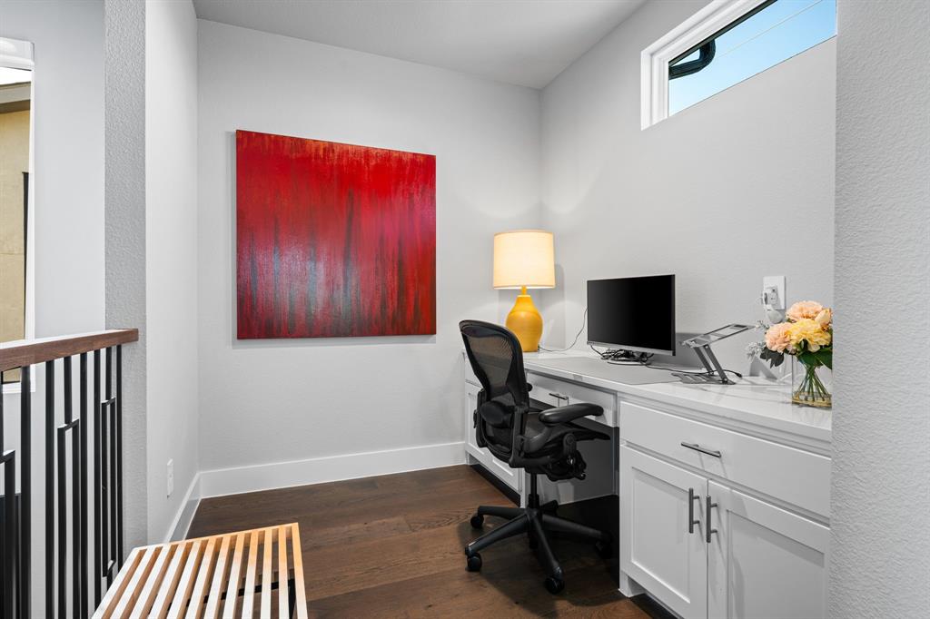 Thirty One Dallas Square #2 - Residential