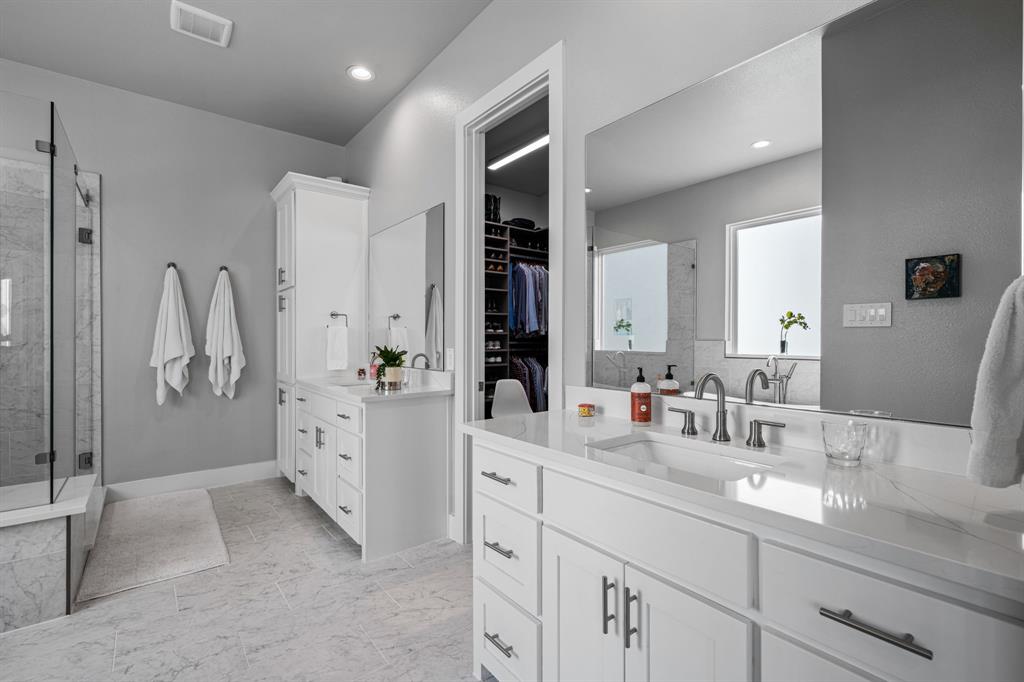 Thirty One Dallas Square #2 - Residential