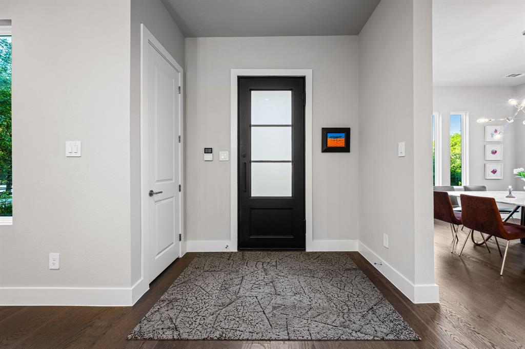 Thirty One Dallas Square #2 - Residential