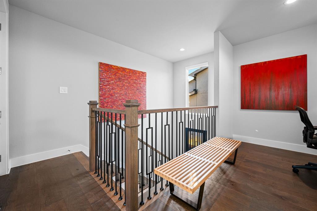 Thirty One Dallas Square #2 - Residential