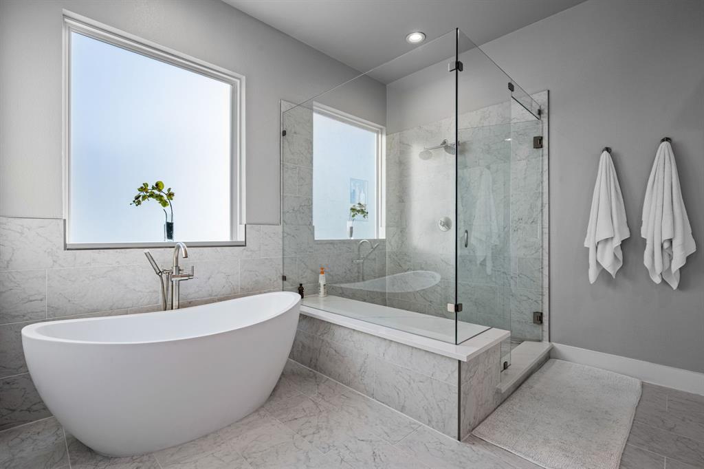 Thirty One Dallas Square #2 - Residential