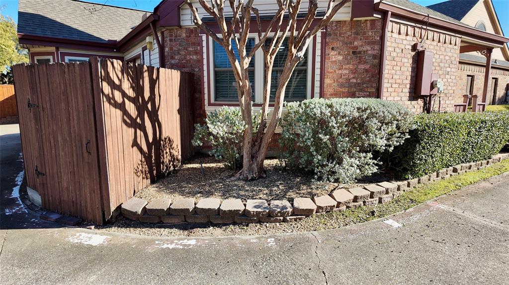 4127 Hollow Oak Drive