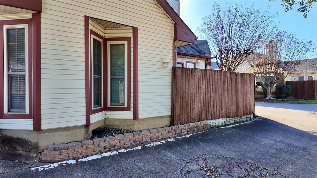 4127 Hollow Oak Drive