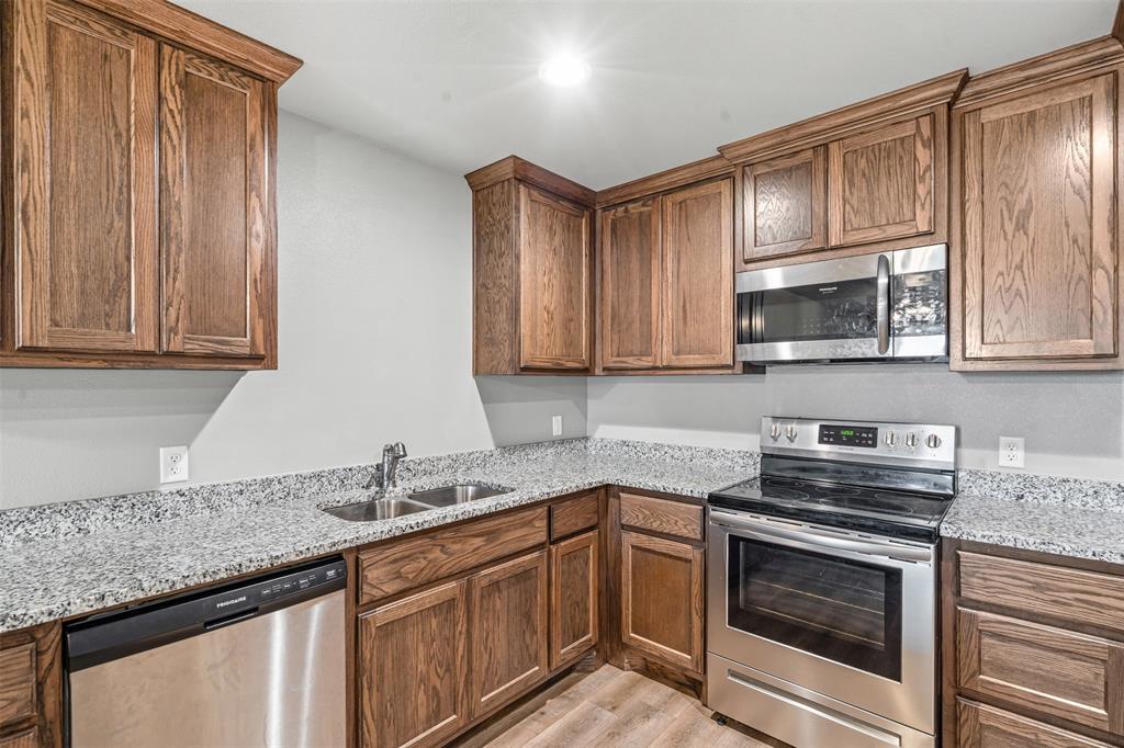 Main Place Ph II - Residential Lease