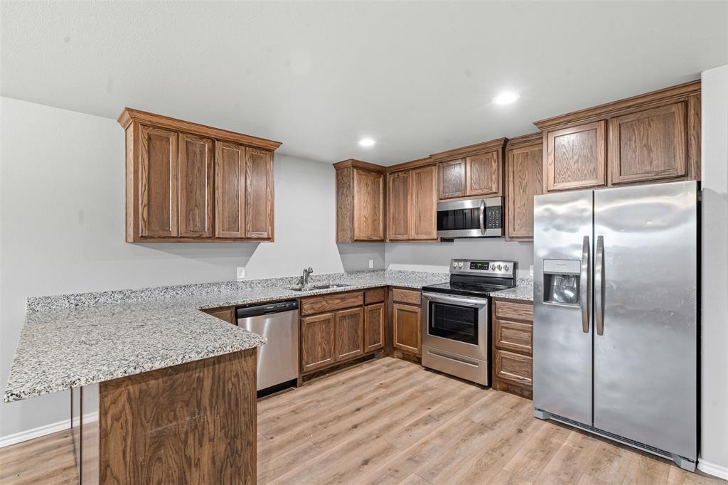 Main Place Ph II - Residential Lease