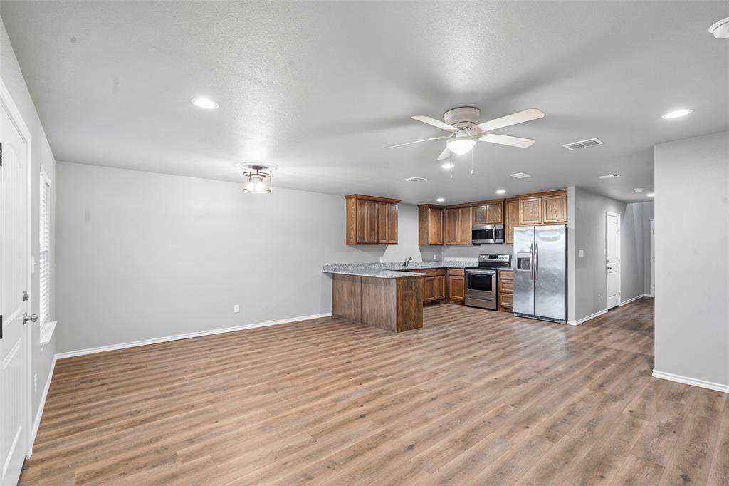 Main Place Ph II - Residential Lease