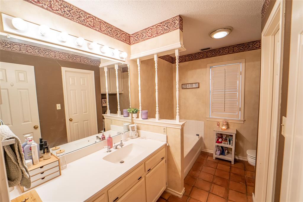 Country Club Estates - Residential