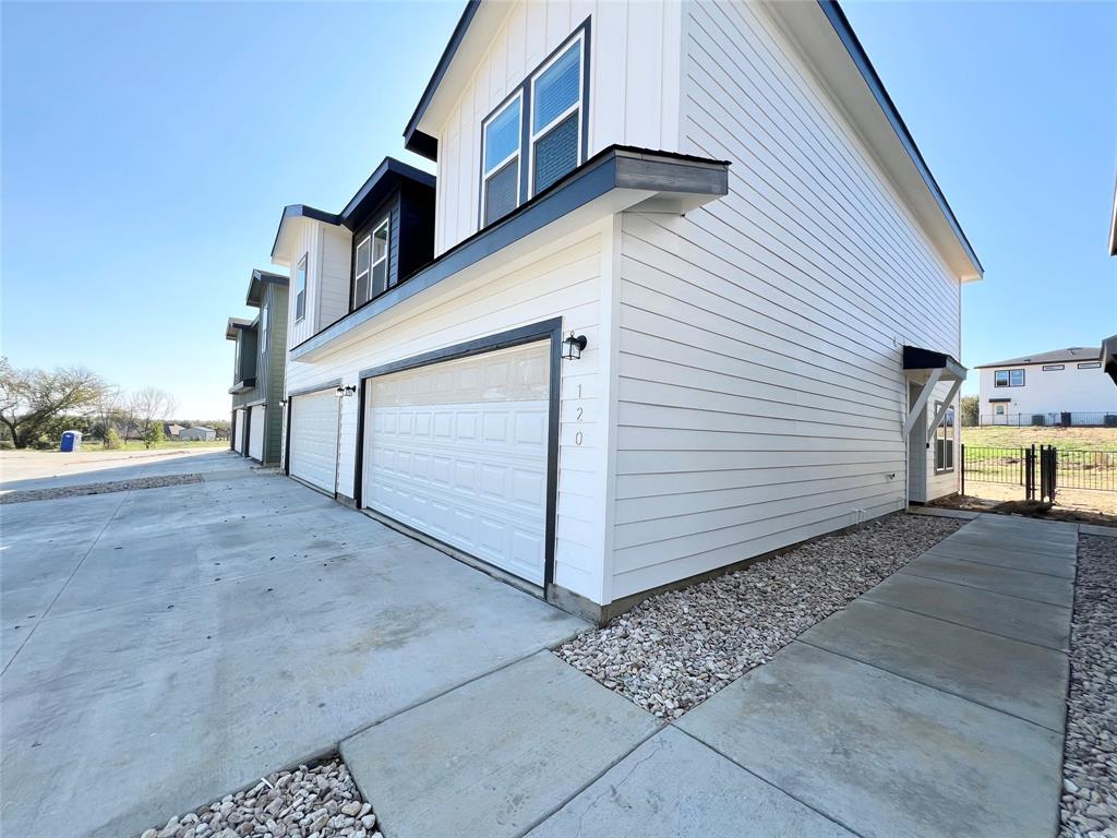 east park - Residential Lease