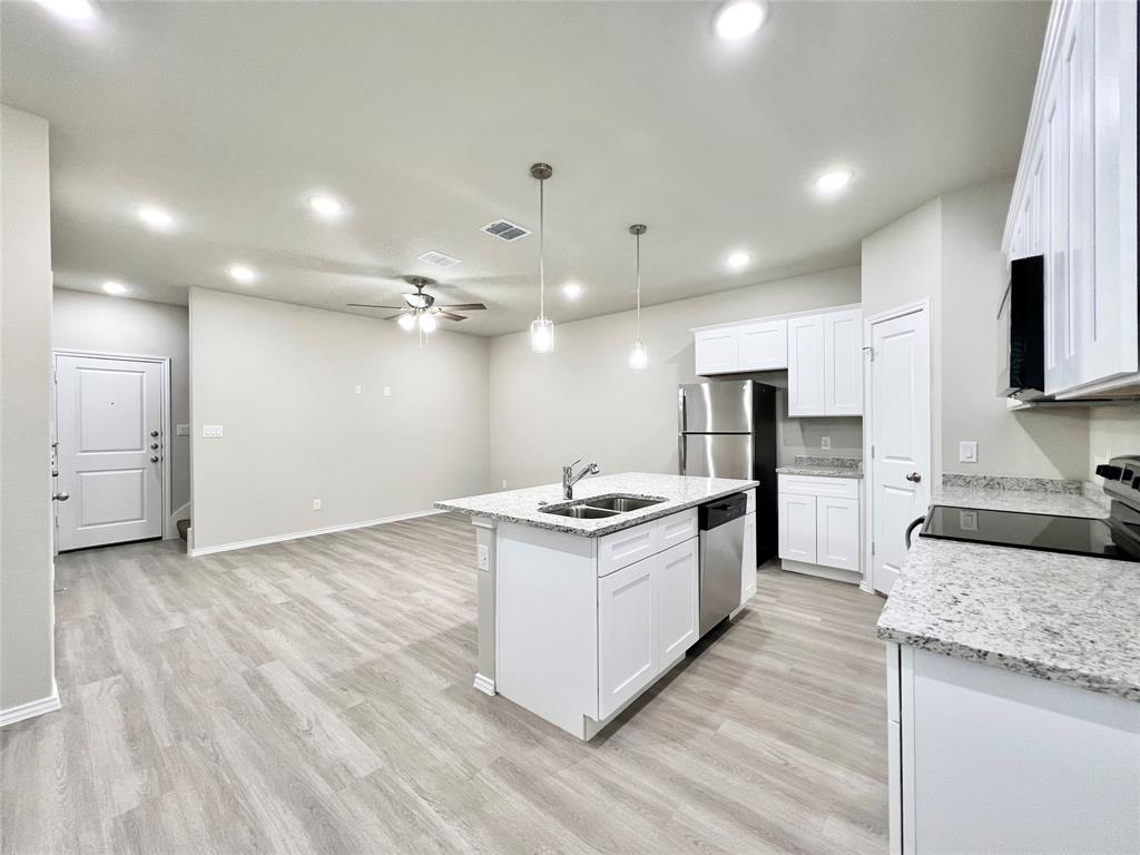 east park - Residential Lease